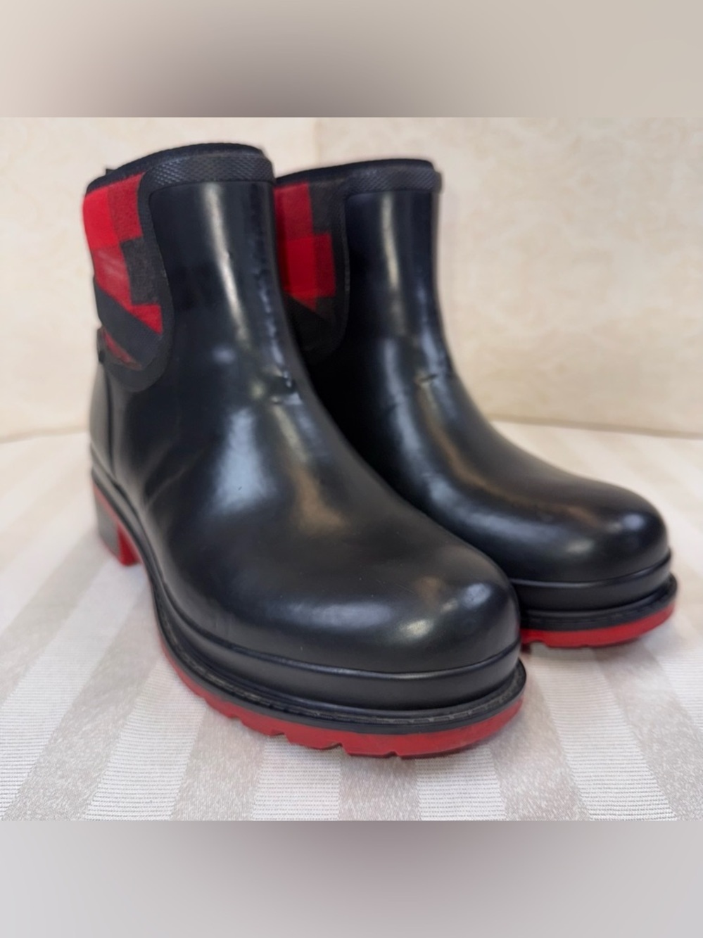 Muck Boot Company Womens Ankle WP Rain Boots Buffalo Plaid Red Black Size 10